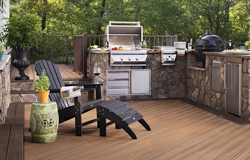 How to Safely Grill on Your Outdoor Deck | Trex® Furniture