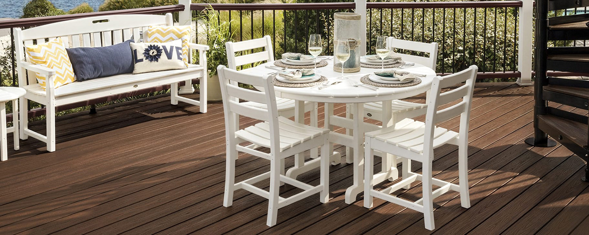 How Much Furniture Your Deck Needs | Trex® Furniture